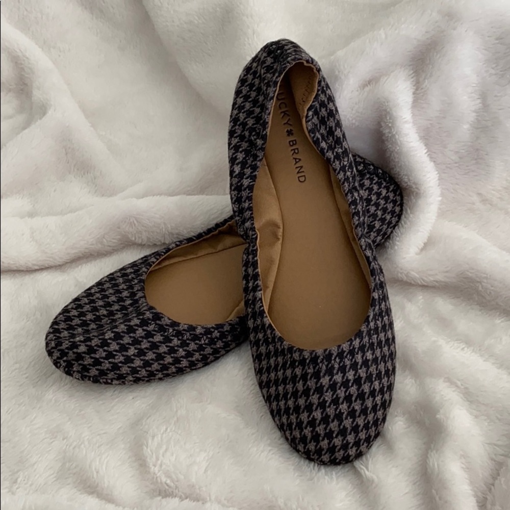 Adorable Lucky Brand houndstooth flats NWOT